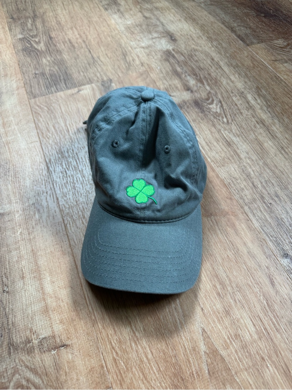 Gray Green Clover Embroidered Baseball Cap (adult)
